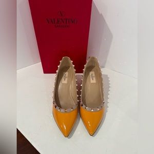 Valentino Garavani Orange wedges Sz 37 NEW